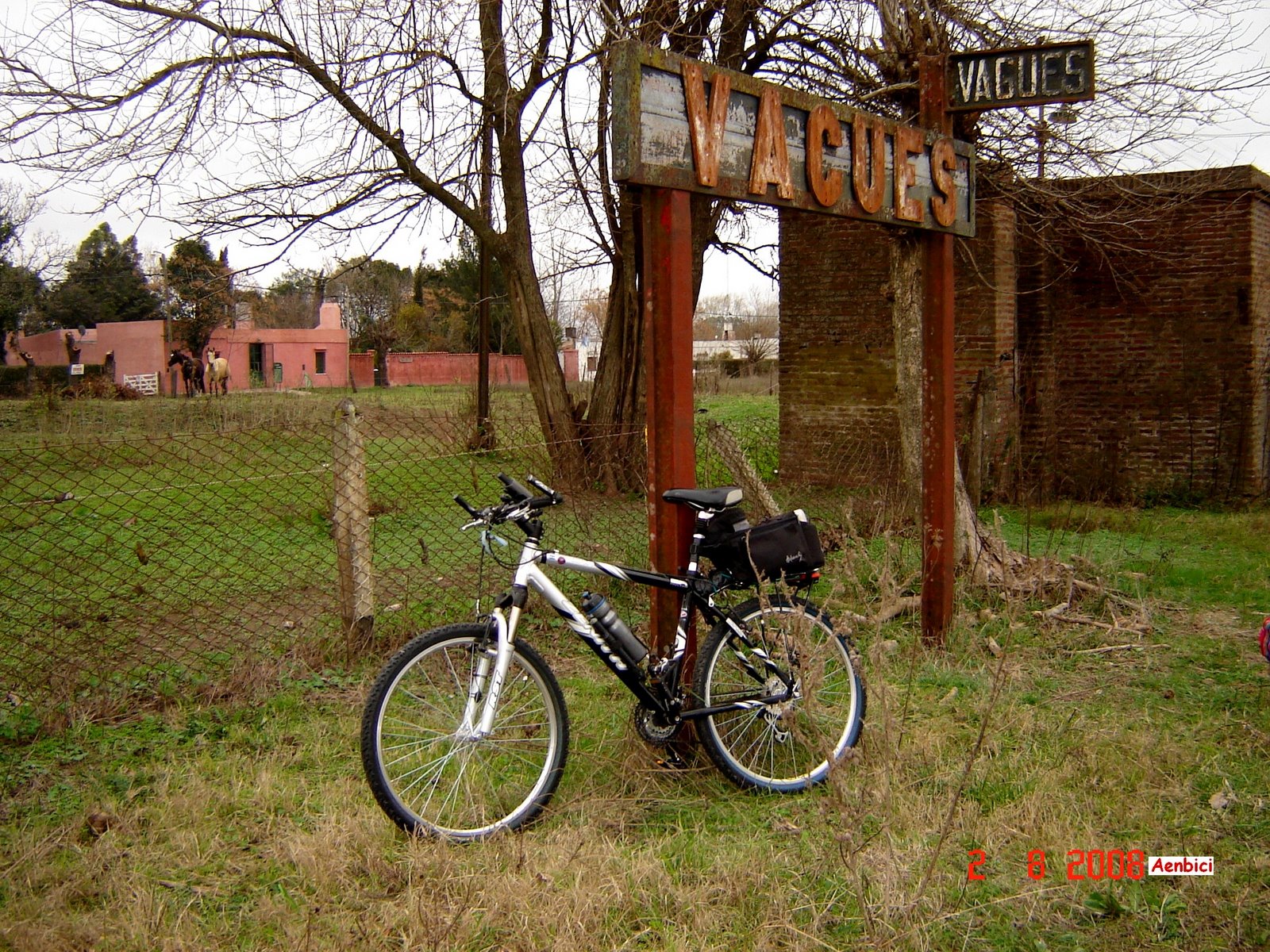 [En+Bici+D.+del+Pedal+Areco-Vagues-Azcuenaga-SAGiles+02-08-08+022.jpg]