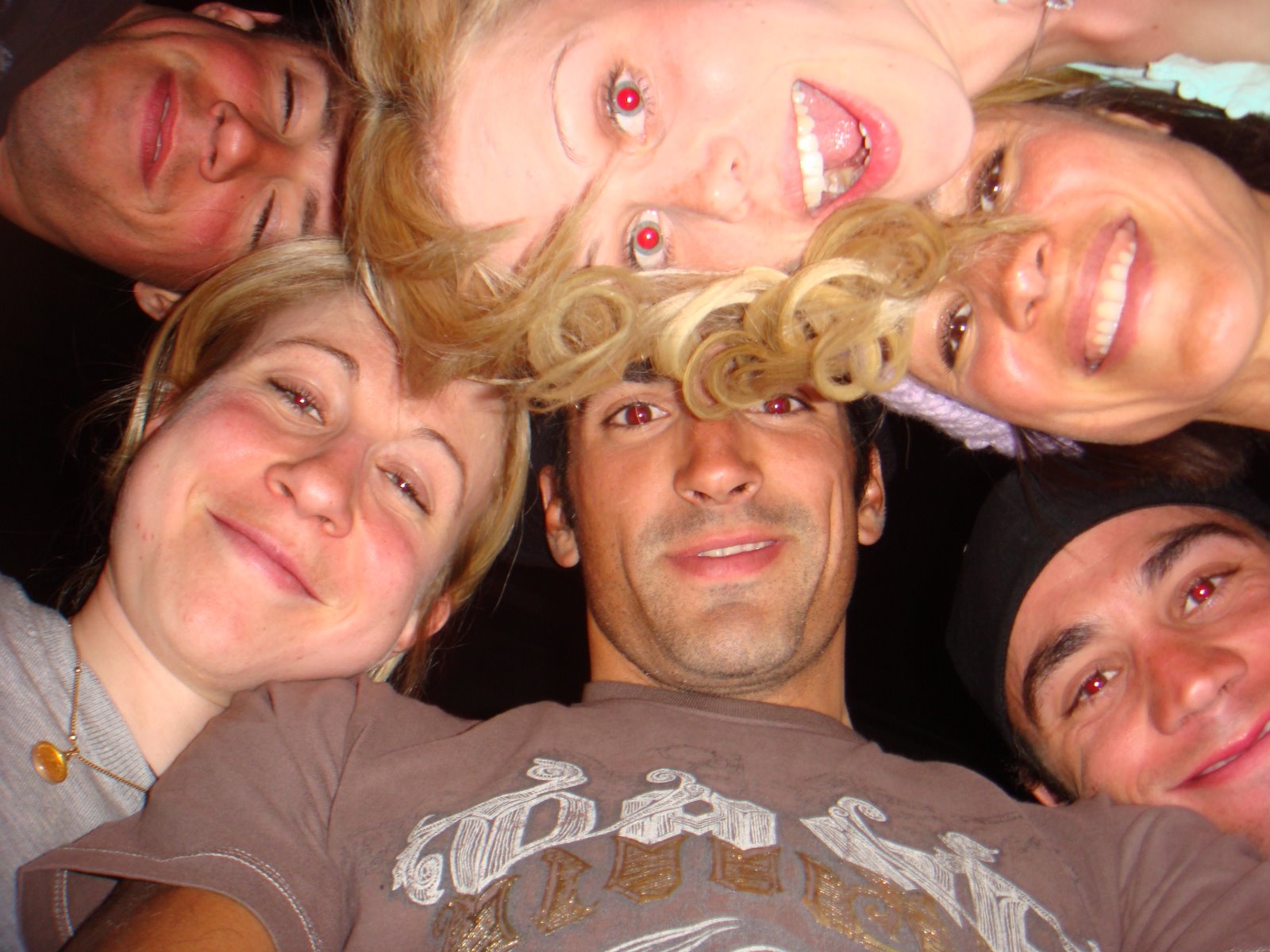 [All+heads+in,+Me,+Iona,+Ale,+Seba,+Andrea,+and+Andy+having+a+good+time+in+downtown+Fresno+-+CA.JPG]