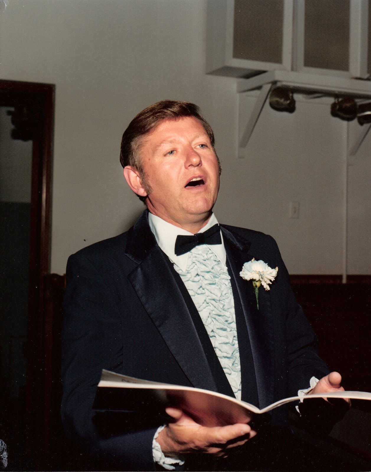 [Dad+singing+Kathy's+wedding.jpg]