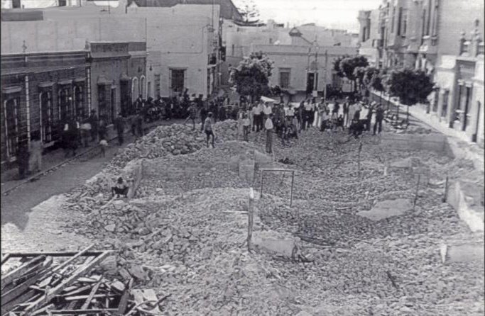 [296.-iglesia+destruida+en+paseo+de+las+flores+1936..jpg]