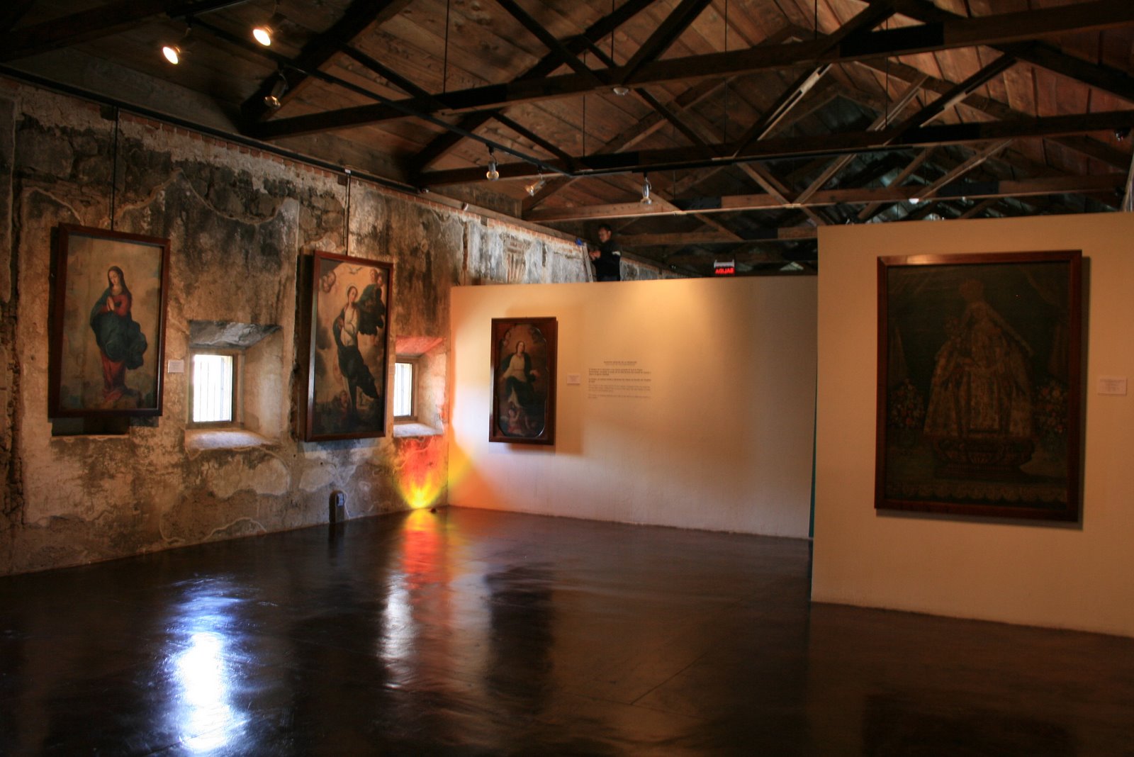 [2008-07-25+Las+Capuchinas+文物館+內部空間(三).JPG]