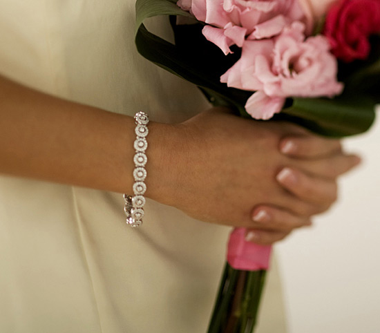 [62-bridal-jewelry-round-bezel-diamond-bracelet-white-gold-1mxl.jpg]