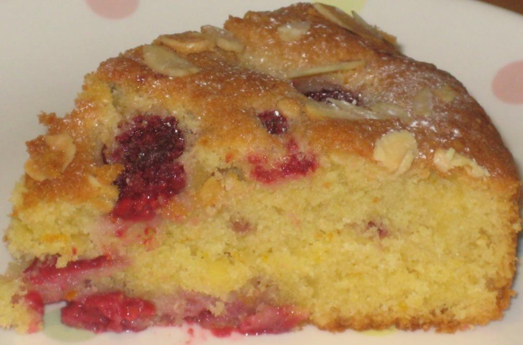 [Raspberry+and+Almond+Madeira+Cake1.JPG]