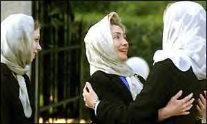 [HIllary+and+Chelsea+in+Hijab.jpg]