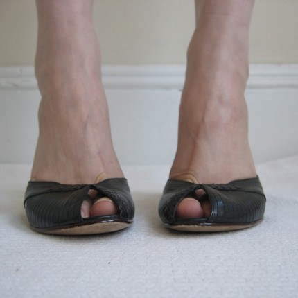 [vintage+peep+toe+heels.jpg]