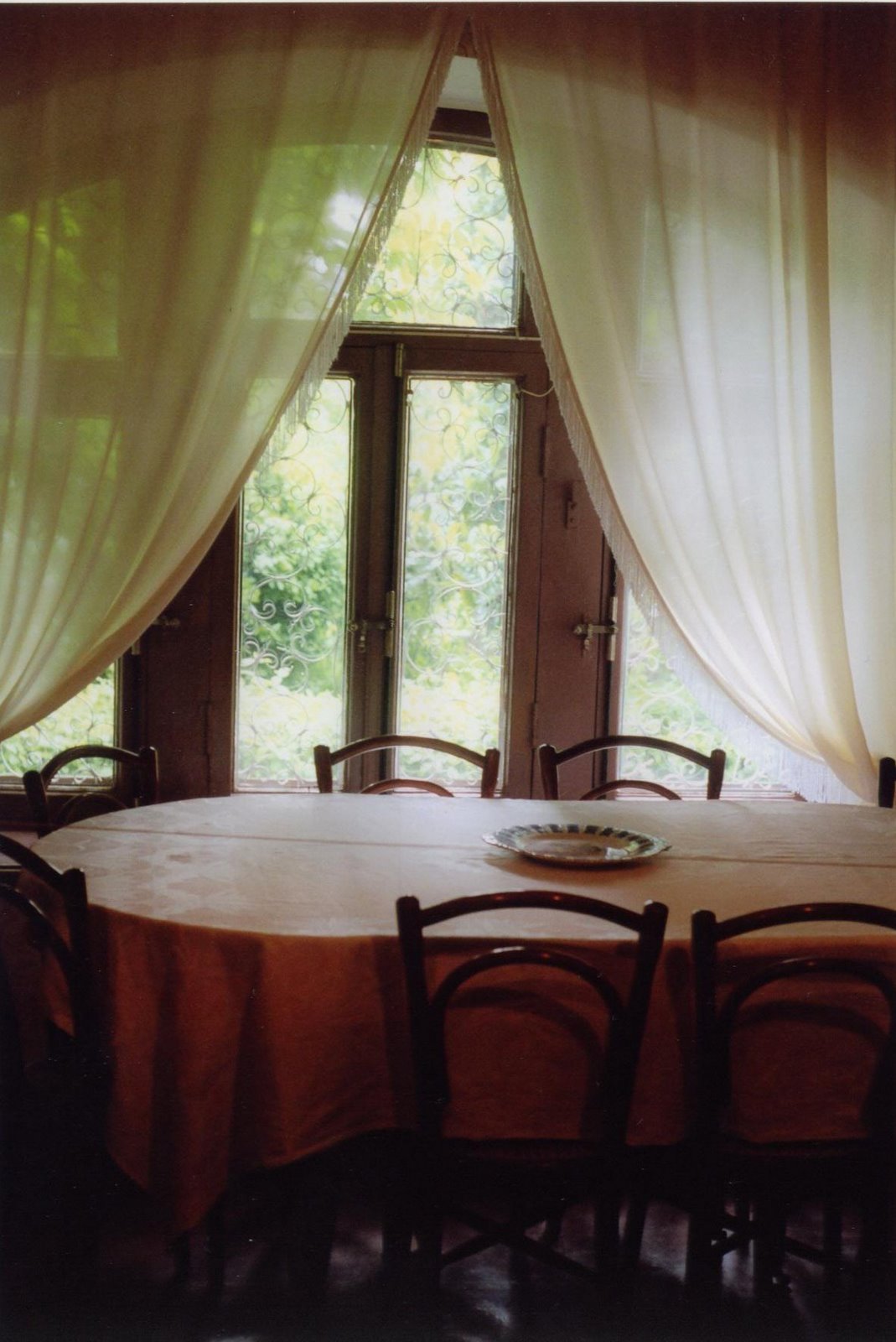 [Dining+room+Chekhov's+house+Yalta+1.jpg]