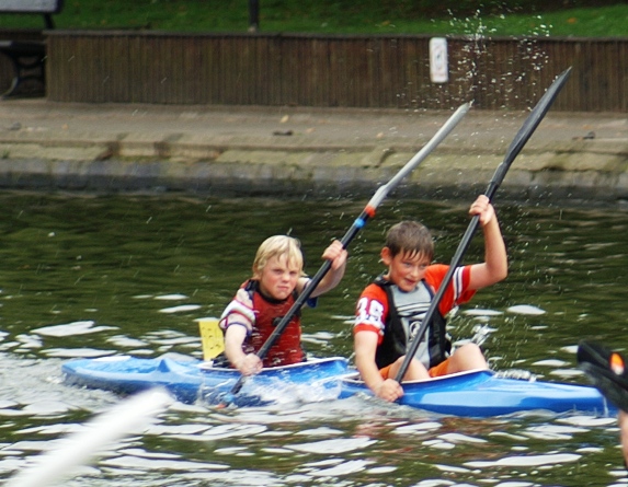 [2006-10+Ricky+Kayaking024.JPG]