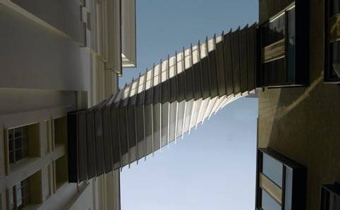 [Arkinetia_Wilkinson_Eyre_Architects_Bridge_of_Aspiration___Londres_qqqBREID0000000359-IMG001_r573.jpg]