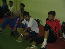 Latihan 1, Ahli Team Badminton - Sesi merehatkan ketiak