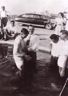 [05+-+Buck+being+baptised-Chandler+Arizona.jpg]