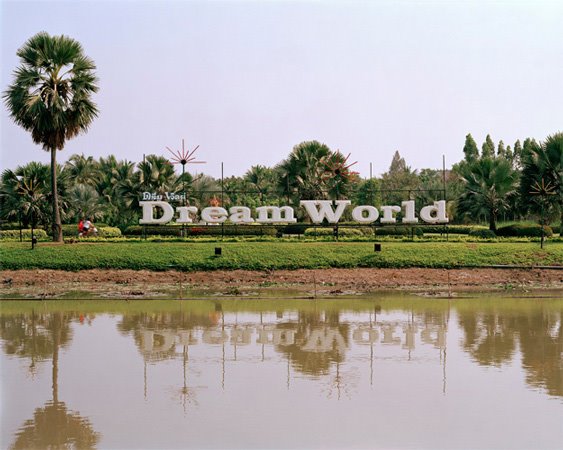 [Dream-World.jpg]