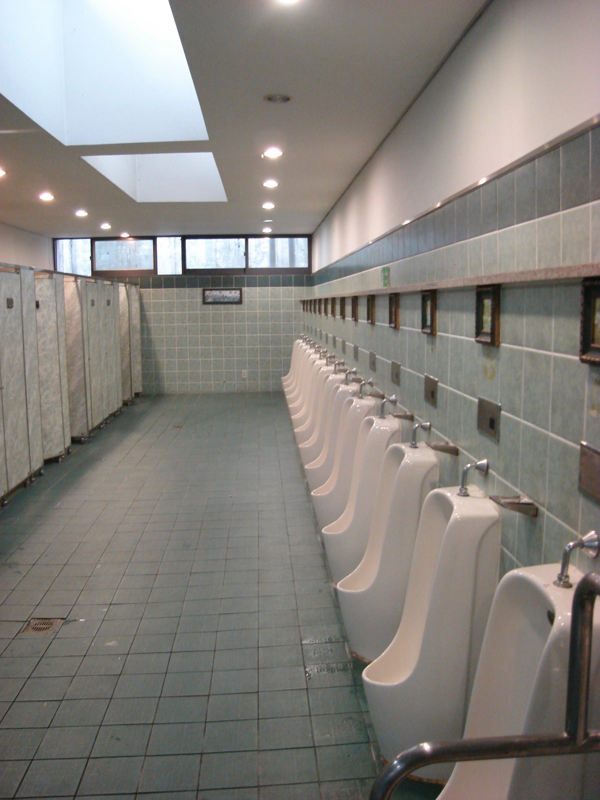 [toilets.JPG]