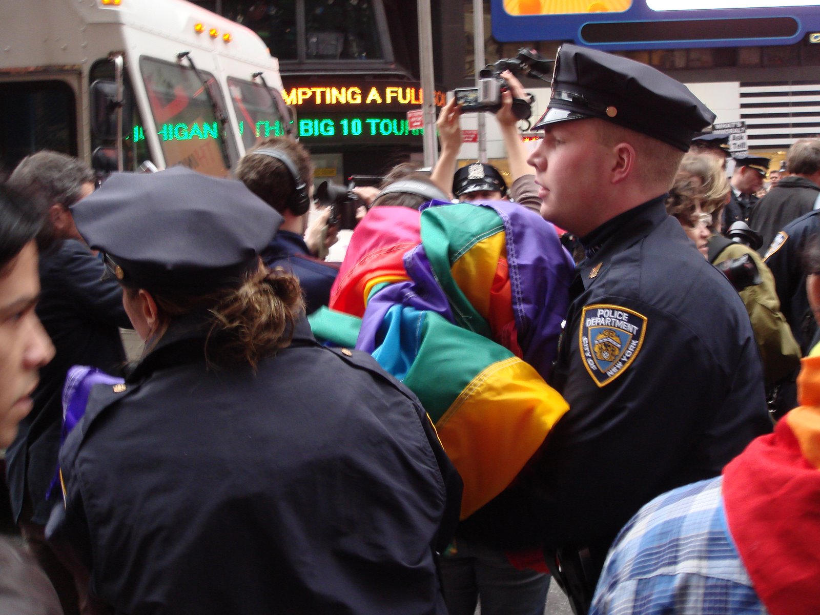 [NYPD+Arrests+Rainbow+Flag.JPG]