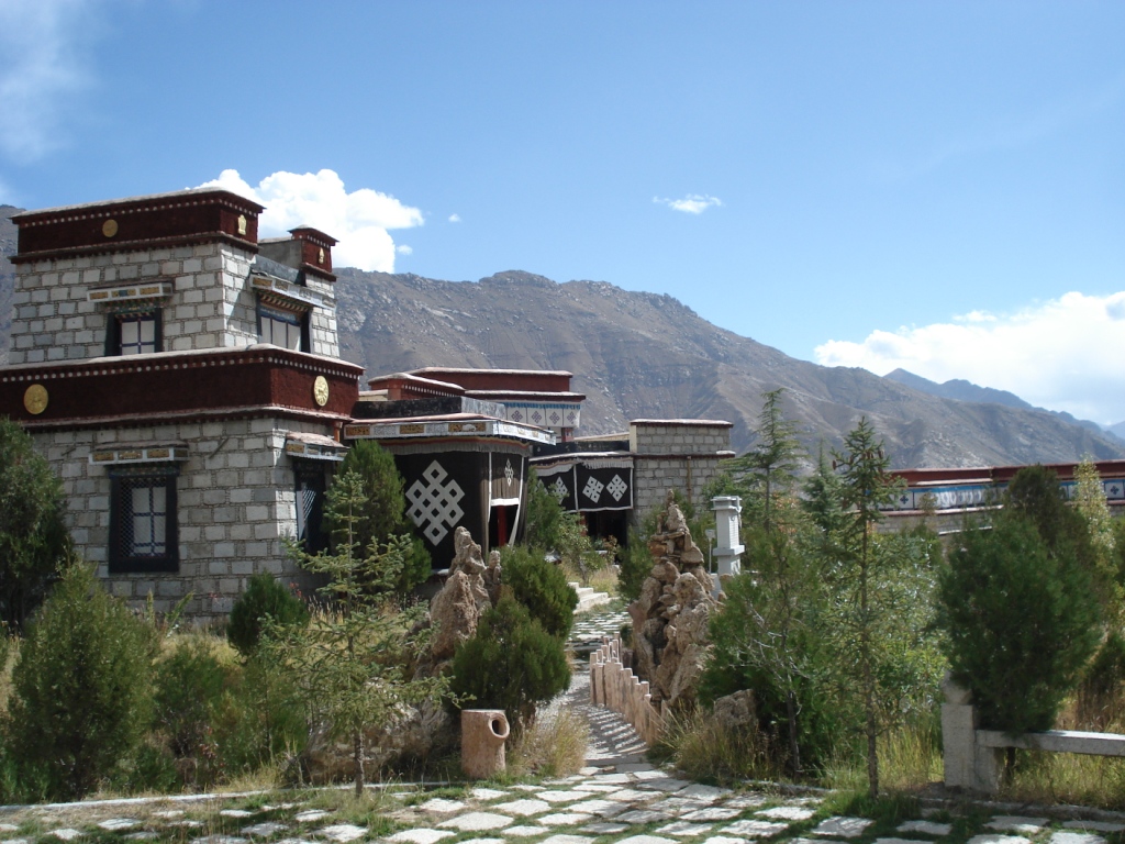 [Tibet+University+and+Linka+visit+074.jpg]