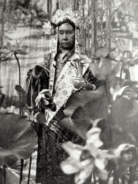 [450px-The_Cixi_Imperial_Dowager_Empess_of_China_(5).png]