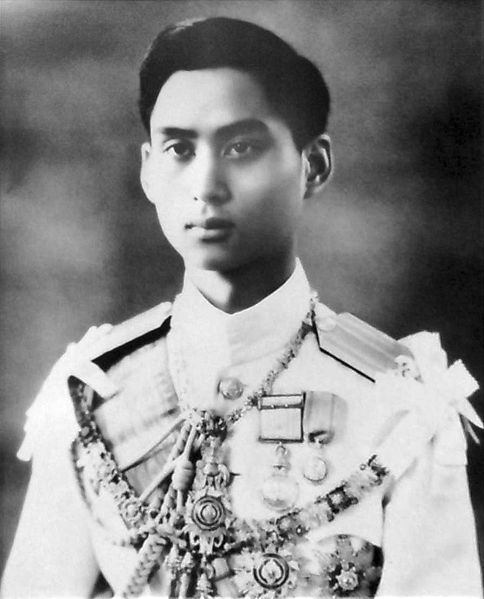 [484px-King_Ananda_Mahidol_portrait_photograph.jpg]