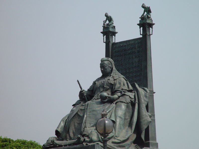 [800px-Queen_Victoria_memorial,_Kolkata.jpg]