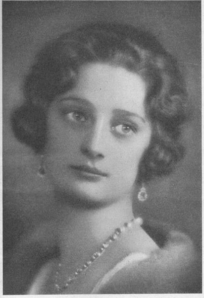 [412px-Crown_princess_Astrid_1926.jpg]