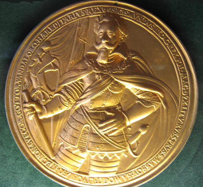 [651px-Medal_of_Sigismund_III_commemorating_capture_of_Smolensk_in_1611.png]