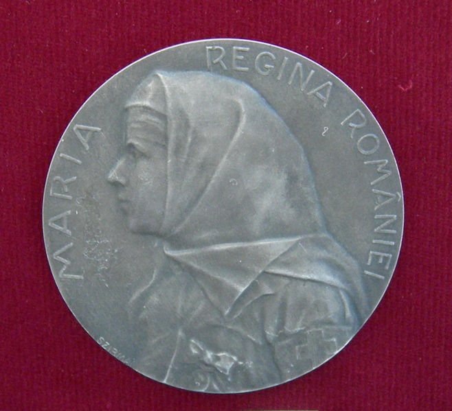 [658px-Medal_-_Marie_of_Romania.jpg]