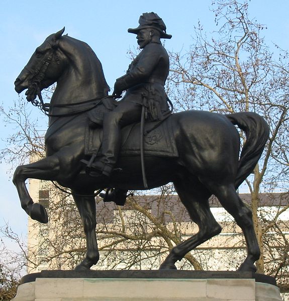 [575px-Edward_VII_equestrian_London_3.jpg]