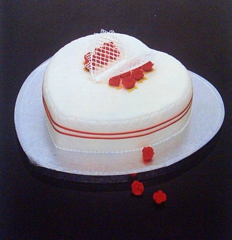 [torta+corazon5.JPG]