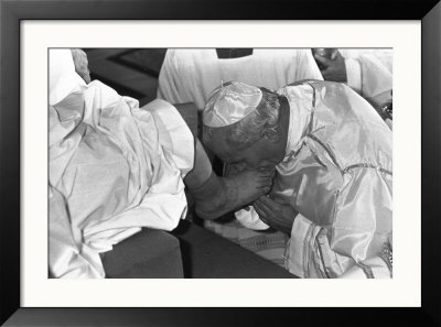 [2971626~Pope-John-Paul-II-Kisses-the-Feet-of-One-of-12-Mentally-Retarded-Italians-Posters.jpg]