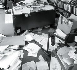 [black+and+white+messy+desk.JPG]