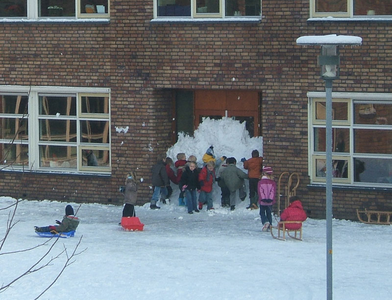 [kids-barricade-school-doors-+with-snow-wall.jpg]
