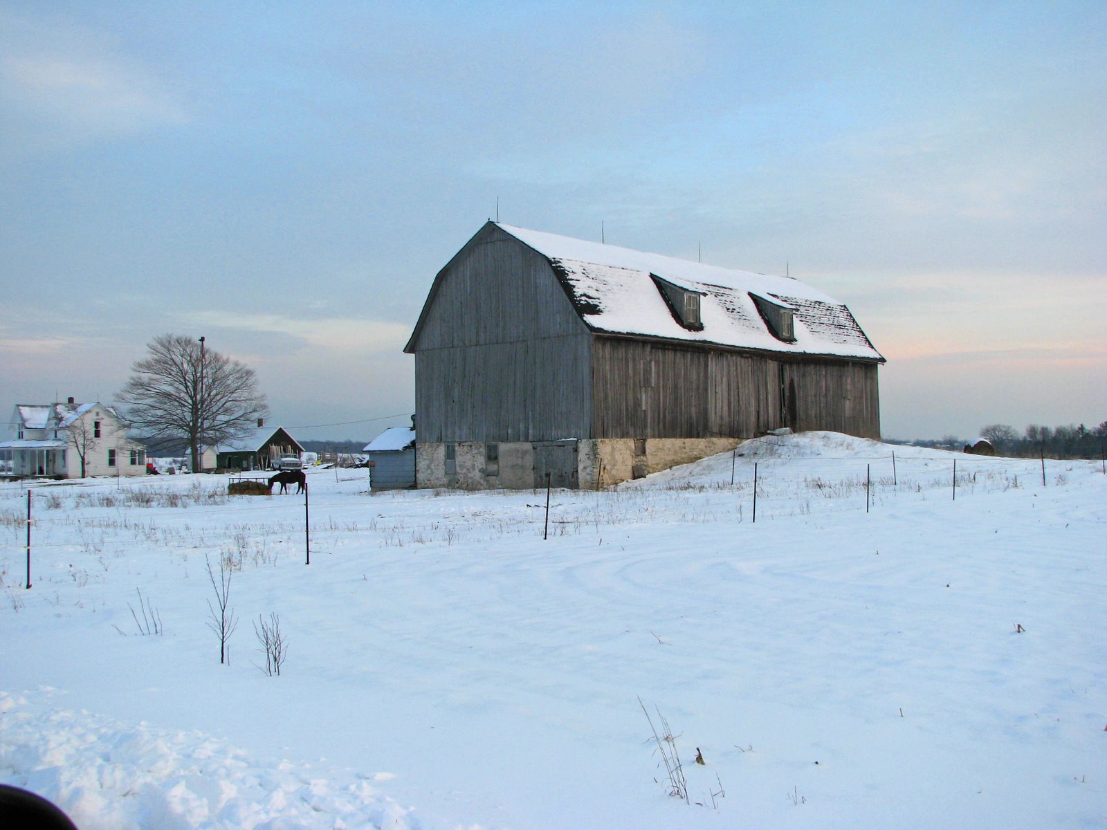 [Barn+in+Snow+2+Nice.jpg]