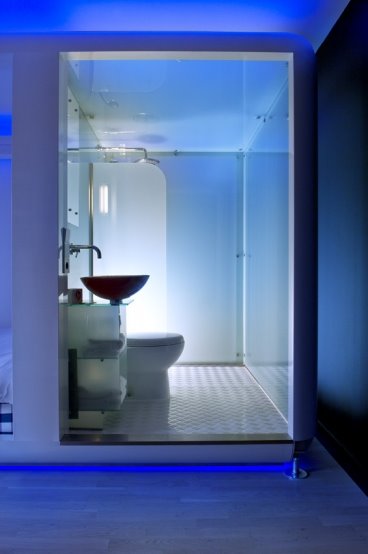 [5271_0_1xAN_Qbic_Hotel_Amsterdam_WTC_-_Cubi_Bathroom_Blue_big.jpg]