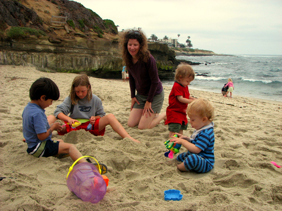 [karen+and+kids+at+beach.jpg]