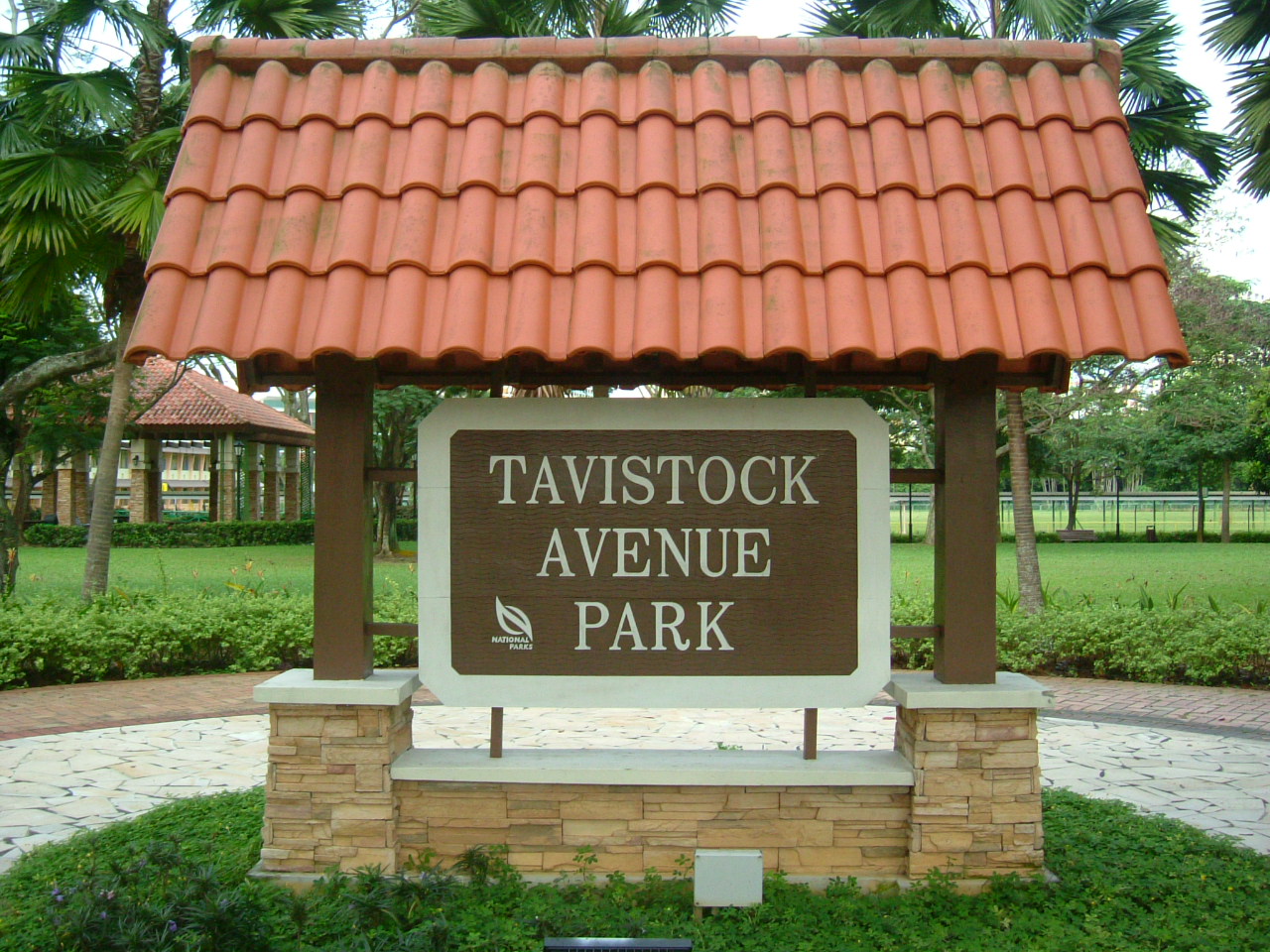 [Tavistock+Park.JPG]