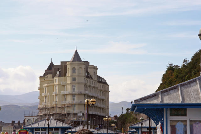 [The_Grand_Hotel_from_on_the_pier[1].JPG]