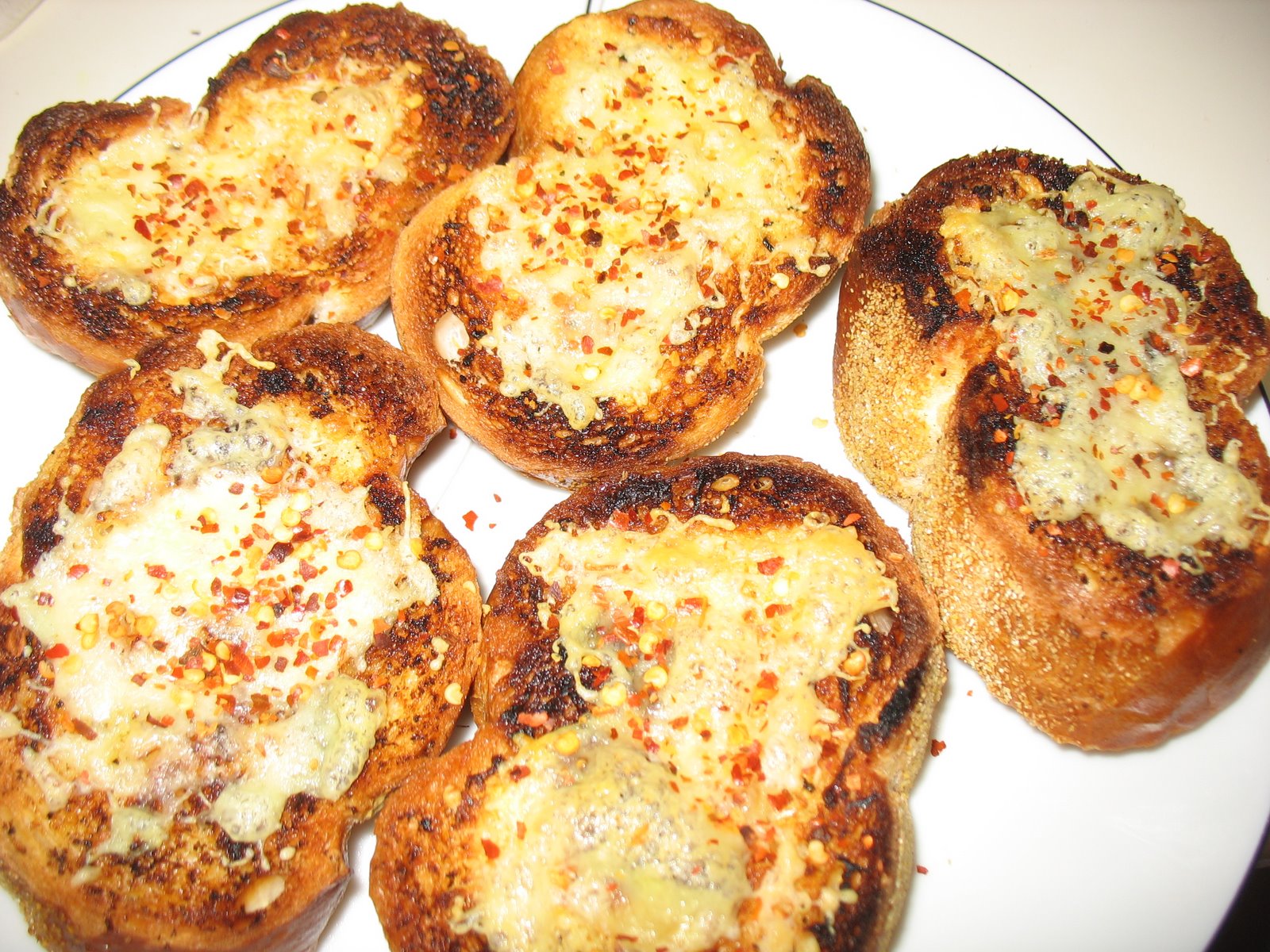 garlic cheese chili toaste