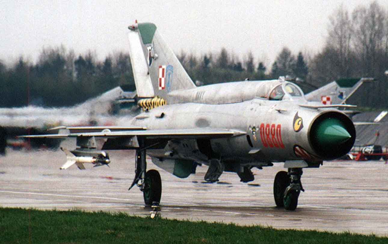 [MiG-21(01).jpg]