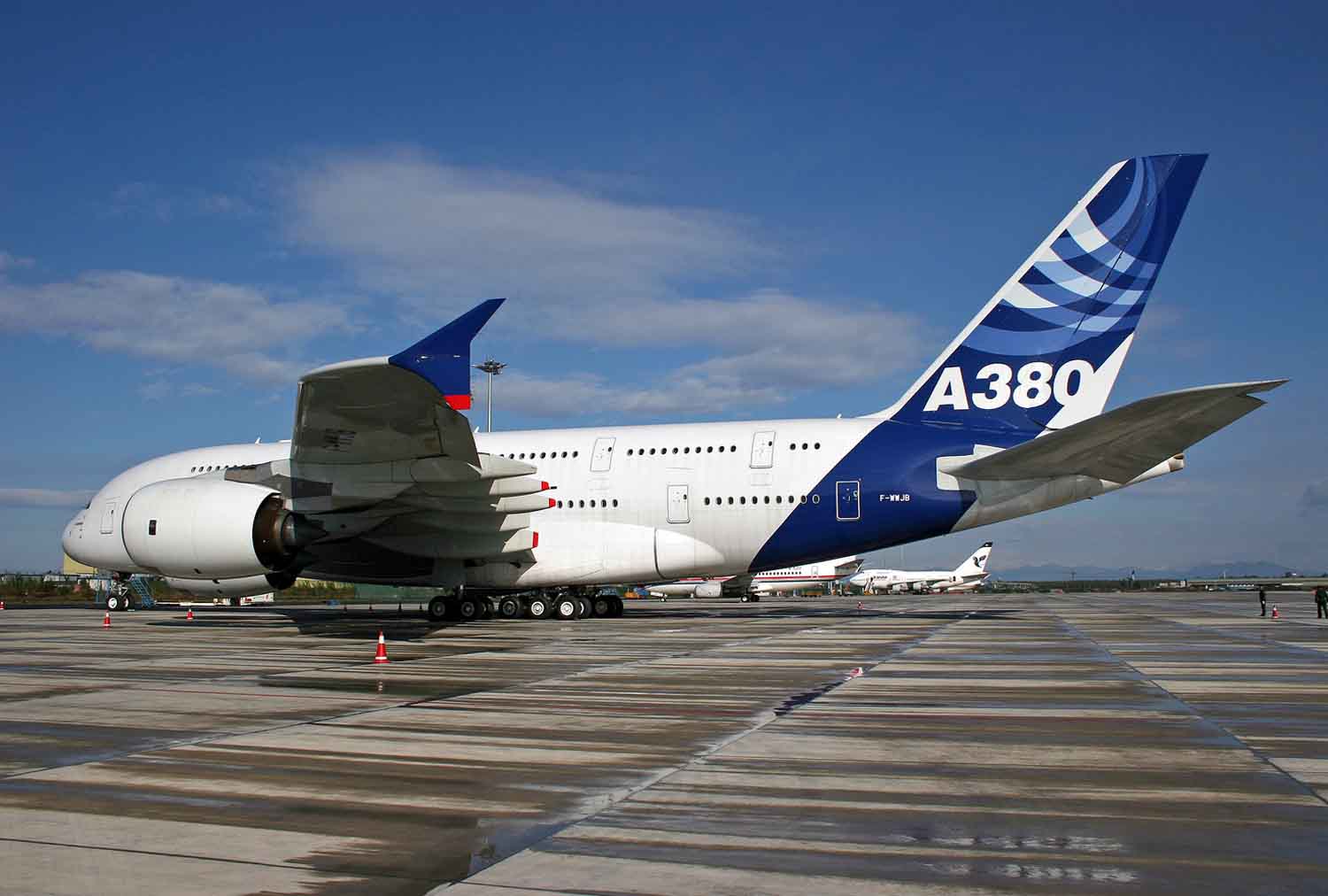 [A380f.jpg]
