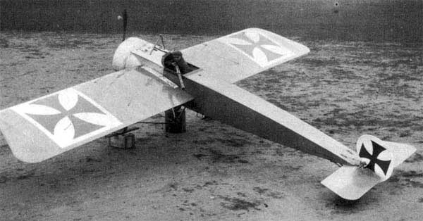 [Fokker-E_III-3c.jpg]
