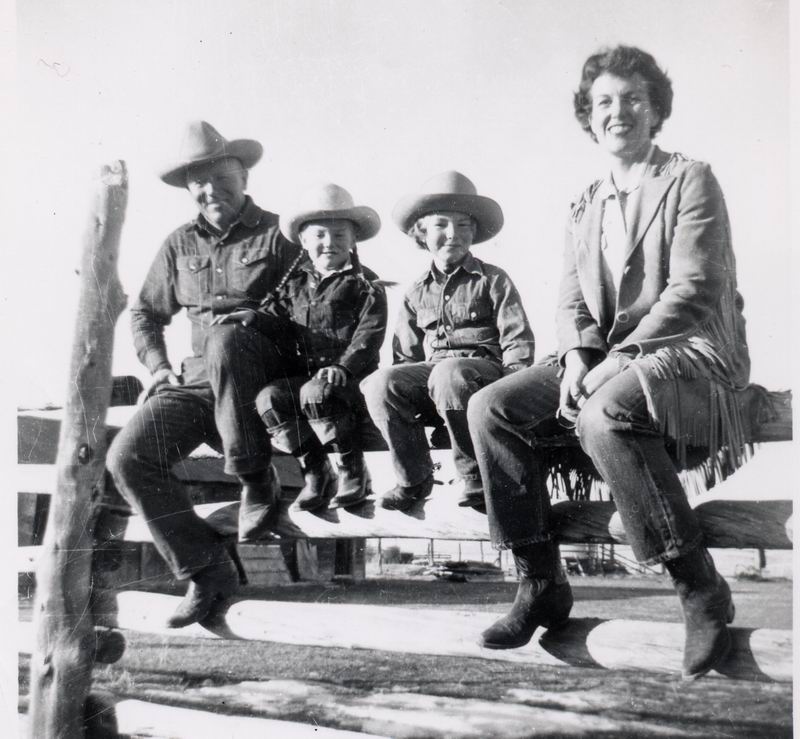 [gram05_1950+at+D+Ranch+Don+Cox+fam+on+fence.jpg]