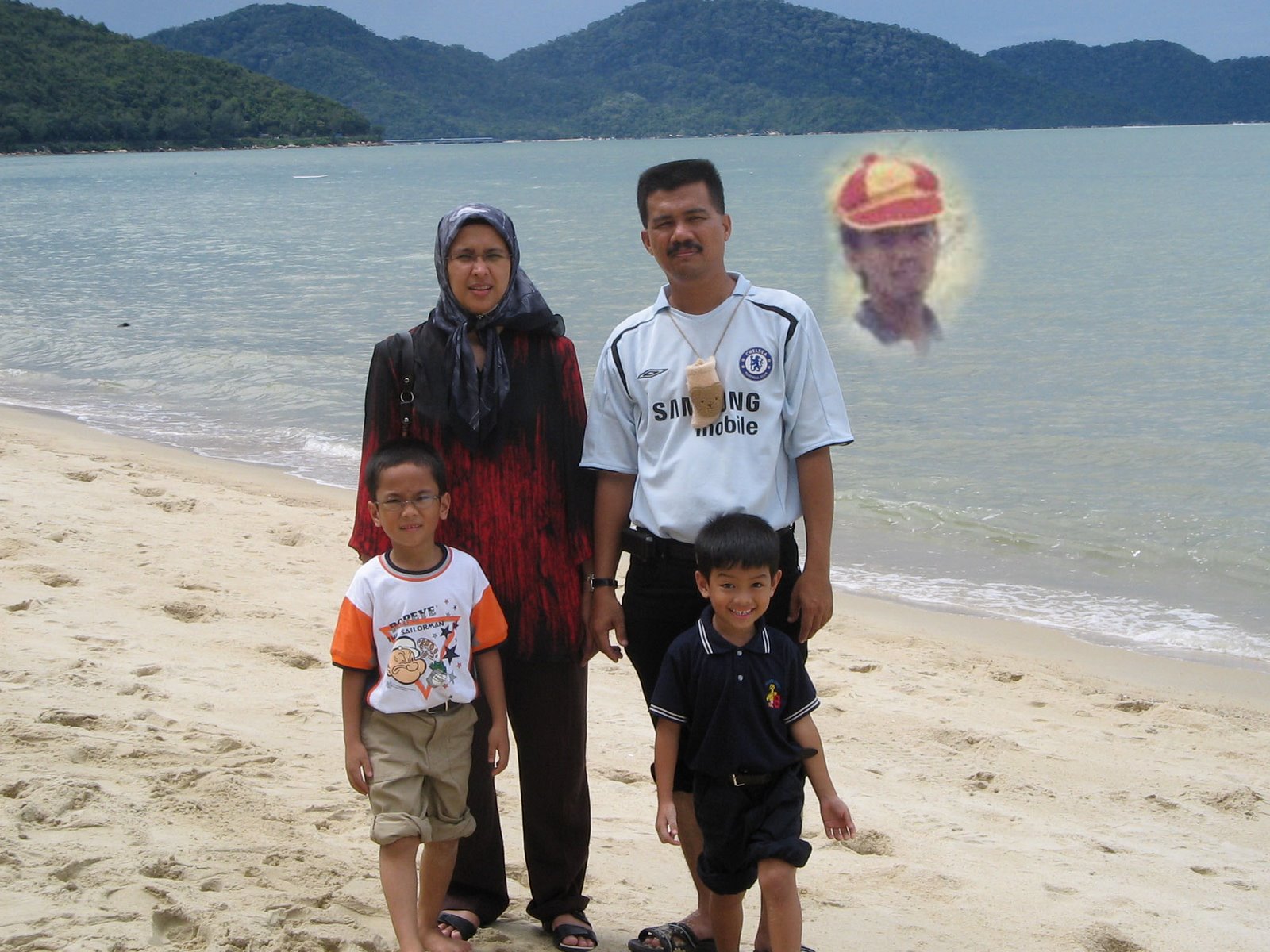 [azizuddin+family+copy.jpg]