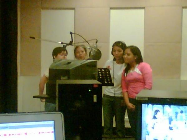 [Students+dub+at+ABS-CBN.jpg]