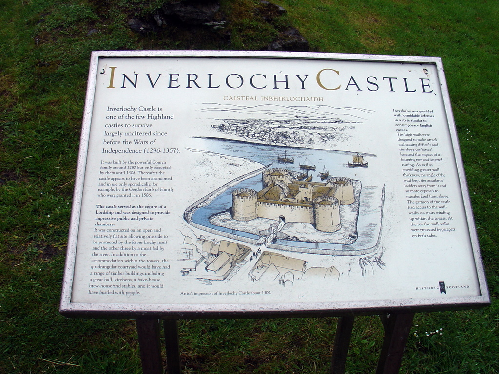 [20050614+Argyll+Route+(31)+-+Inverlochy+Castle,+Fort+William.JPG]