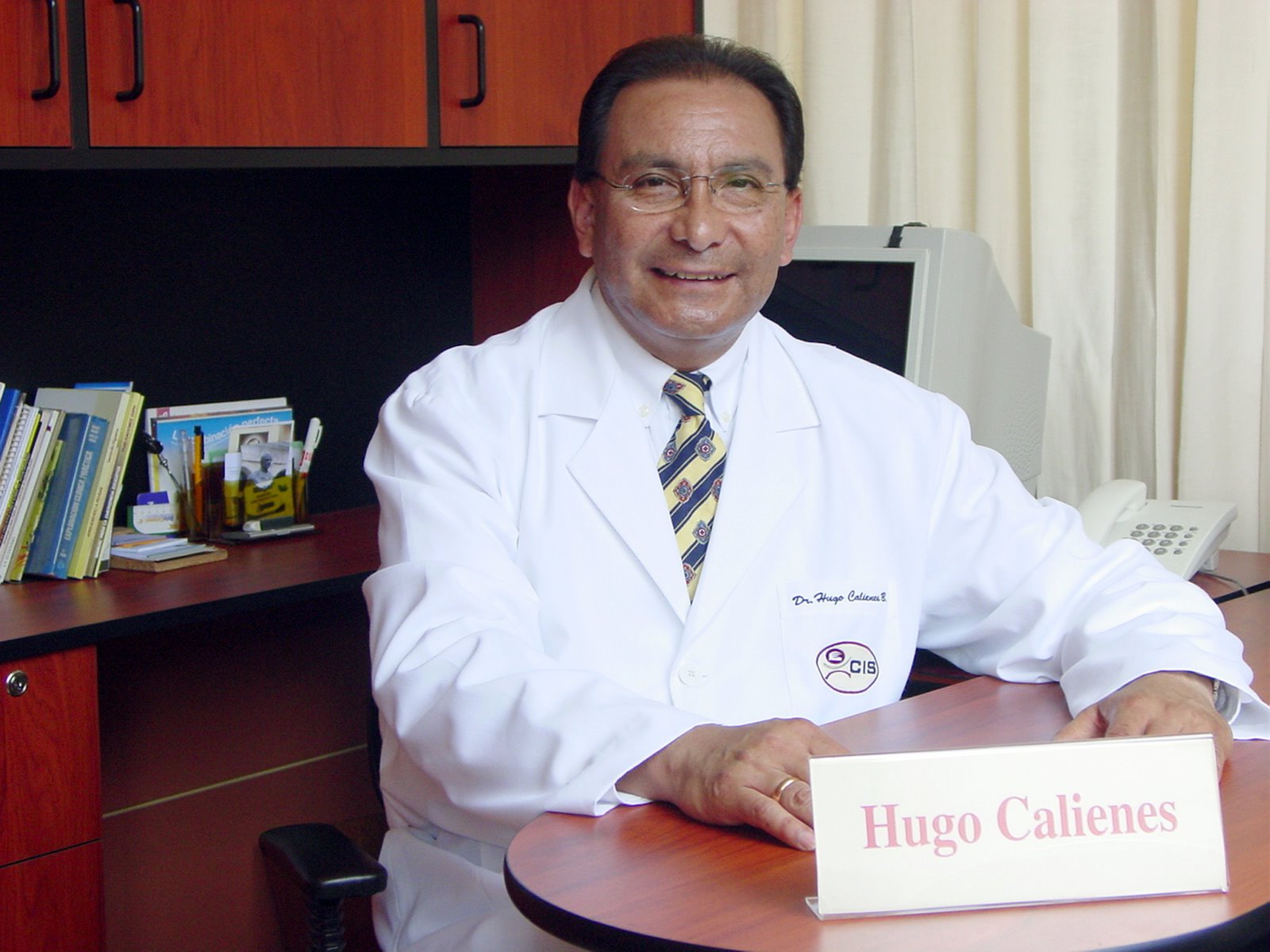 [Dr.+Hugo+Calienes.jpg]
