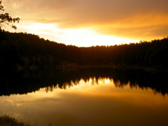 Sunset at Mt. Rushmore lake