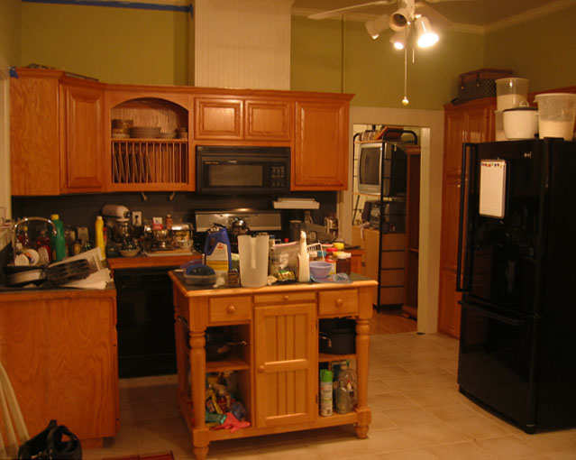 [04-29_kitchen.jpg]