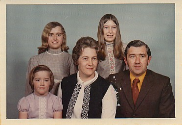 [Photo+Cobb+family+1970.jpg]
