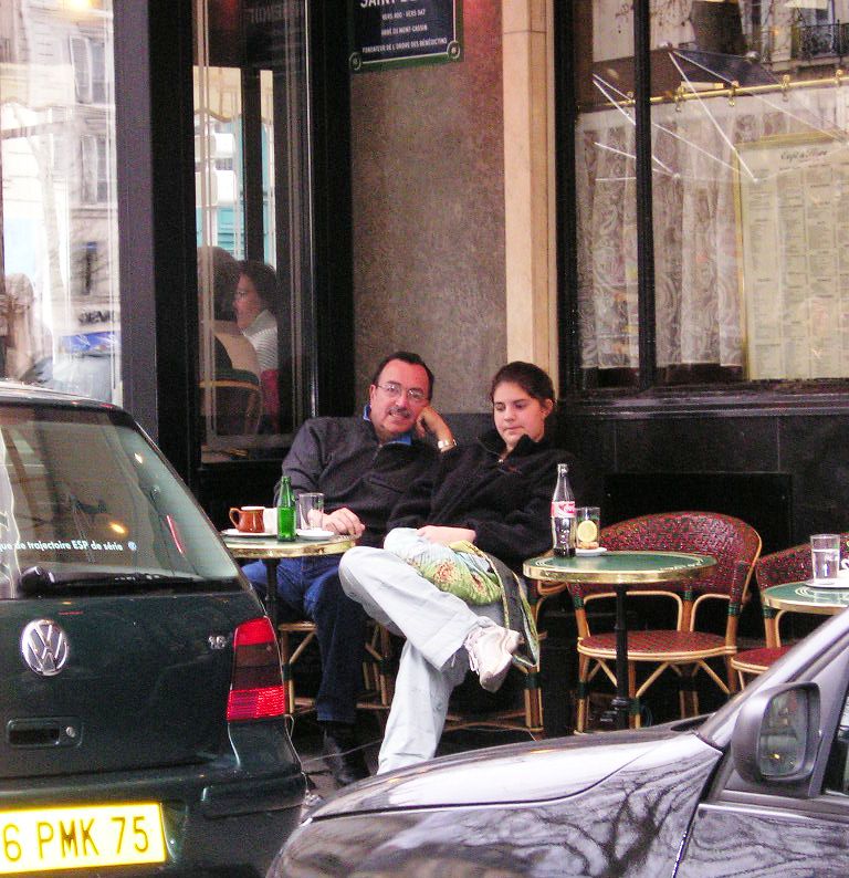 [Europe+2006+04+Paris+198+Cafe+de+Flore+X.JPG]