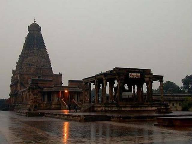 [Lord+Shiva+temple,+Tanjavur.jpg]