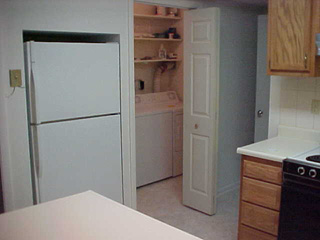 [Payne+3805+kitchen+into+laundry.jpg]