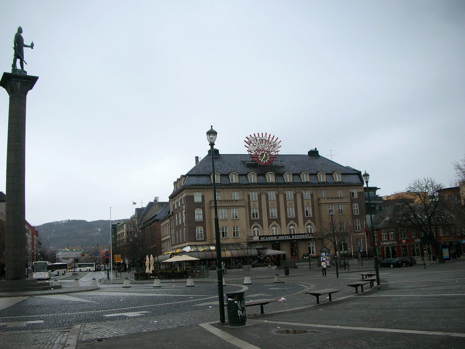 [Trondheim2007-08.JPG]